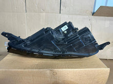 Laden Sie das Bild in den Galerie-Viewer, Frontscheinwerfer Ford Ecosport MN15-13E015-EB Full LED Links Headlight SCH1585864595vz