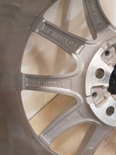 Laden Sie das Bild in den Galerie-Viewer, 1x Alufelge 16 Zoll 6.5" 5x112 22ET Glanz Silber 6876921 BMW G21 G20 Rim Wheel FEL6724050448hy