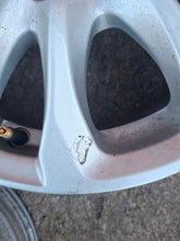 Load image into Gallery viewer, 4x Alufelge 15 Zoll 5.5" 4x100 40ET Glanz Silber 9965465550 Mazda 2 Dj Rim Wheel FEL3246505802tt