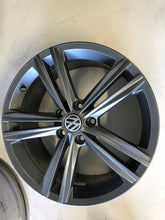 Laden Sie das Bild in den Galerie-Viewer, 1x Alufelge 18 Zoll 7.5" 5x112 51ET Schwarz 5G0601025DC VW Golf I Rim Wheel FEL9354229845rt