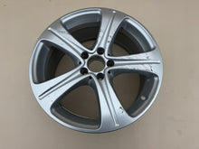 Laden Sie das Bild in den Galerie-Viewer, 1x Alufelge 18 Zoll 8.0" 5x112 43ET Glanz Silber A2134011400 Mercedes-Benz W213 FEL4239662016ut