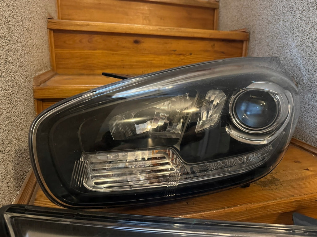 Frontscheinwerfer Kia Carens Ein Stück (Rechts oder Links) Headlight