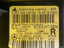Laden Sie das Bild in den Galerie-Viewer, Frontscheinwerfer Mercedes-Benz W251 A2518207361 Xenon Rechts Headlight SCH5351397214nv