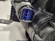 Laden Sie das Bild in den Galerie-Viewer, Frontscheinwerfer Kia Sportage V 92101-R2100 LED Links Scheinwerfer Headlight SCH6292685955ad