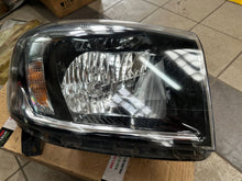 Laden Sie das Bild in den Galerie-Viewer, Frontscheinwerfer Opel Vivaro B Trafic III 260102650R Rechts Headlight SCH6161198413wu