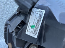 Laden Sie das Bild in den Galerie-Viewer, Frontscheinwerfer Dacia Duster 260100156R FALSE Scheinwerfer Headlight SCH6131469085rx