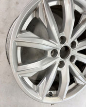 Laden Sie das Bild in den Galerie-Viewer, 1x Alufelge 17 Zoll 7.0" 5x112 34ET Glanz Silber 80A601025J Audi Q5 Q3 Rim Wheel FEL9994382312gk