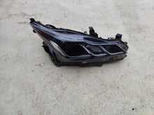 Laden Sie das Bild in den Galerie-Viewer, Frontscheinwerfer Toyota Corolla 81110-02T31-00 Rechts Scheinwerfer Headlight