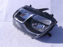 Laden Sie das Bild in den Galerie-Viewer, Frontscheinwerfer Dacia Duster 260608209R Halogen Links Scheinwerfer Headlight