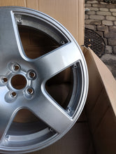 Load image into Gallery viewer, 1x Alufelge 17 Zoll 7.0&quot; 5x100 1C0601025K VW Golf Iv Rim Wheel