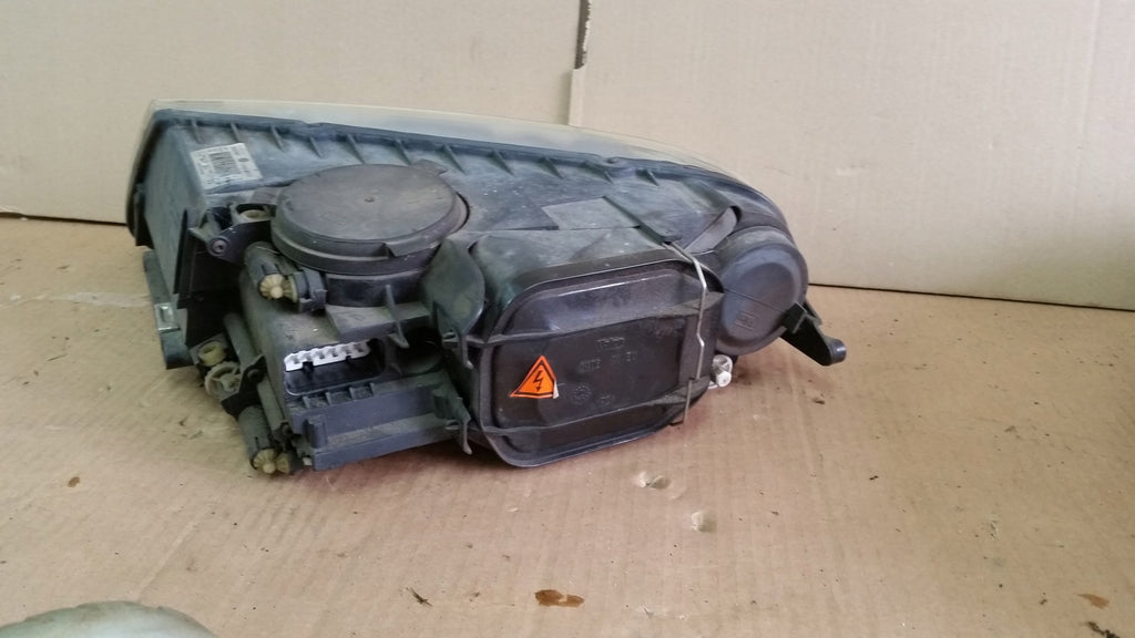 Frontscheinwerfer VW Touareg 7L6941015BK Xenon Ein Stück (Rechts oder Links)