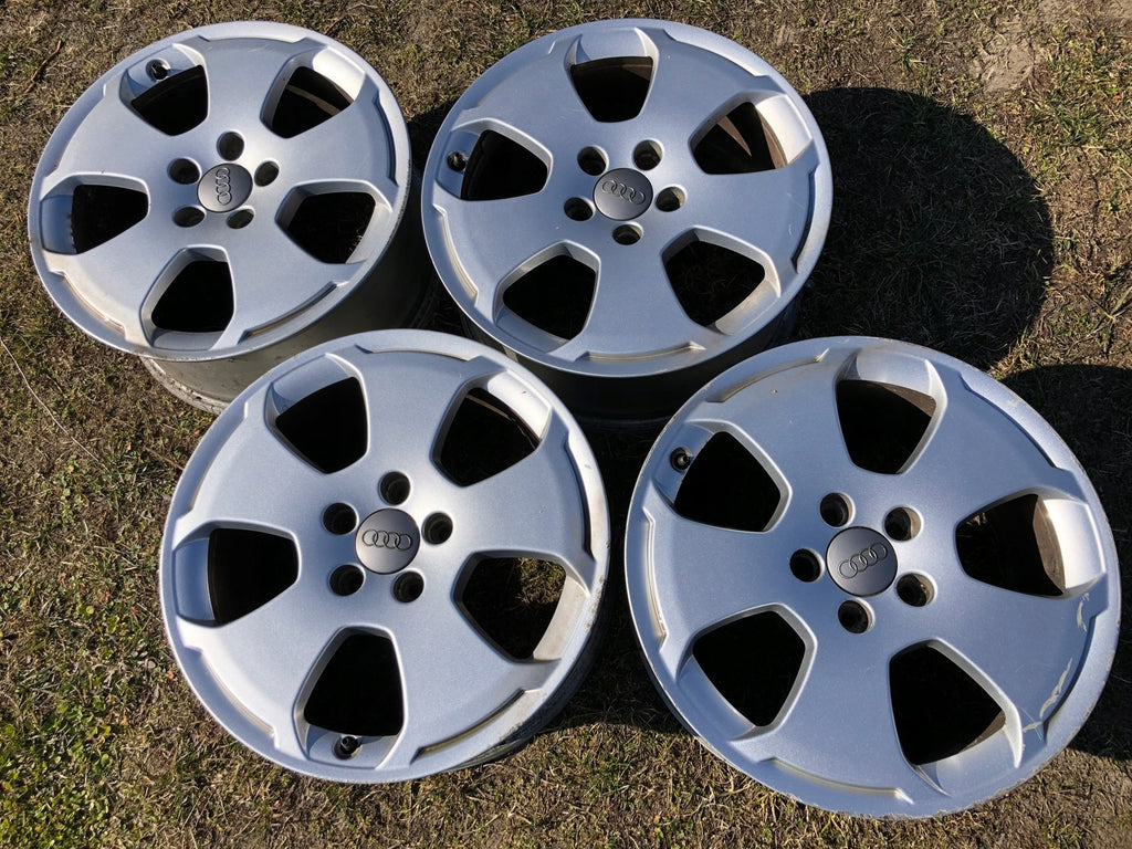 4x Alufelge 17 Zoll 7.5" 5x112 56ET Glanz Silber 8P0601025C Audi A3 Tt Rim Wheel