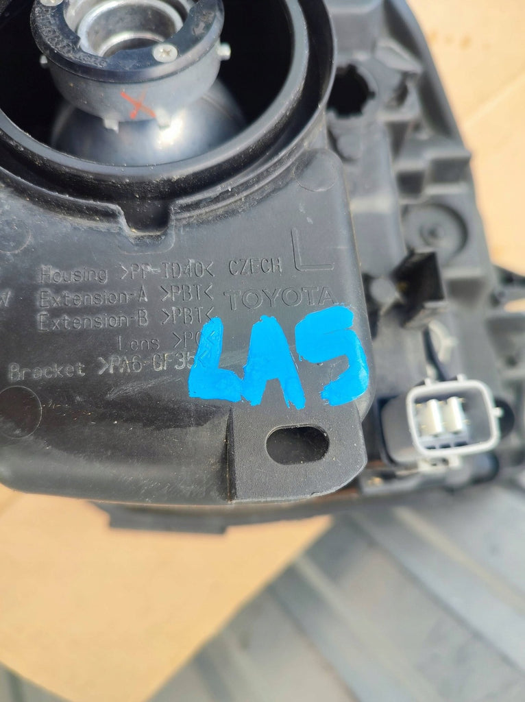 Frontscheinwerfer Toyota Yaris LED Links Scheinwerfer Headlight SCH1775562752wk