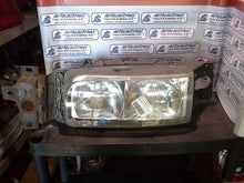 Laden Sie das Bild in den Galerie-Viewer, Frontscheinwerfer Renault AM-11187 Links Scheinwerfer Headlight SCH8335760631ox