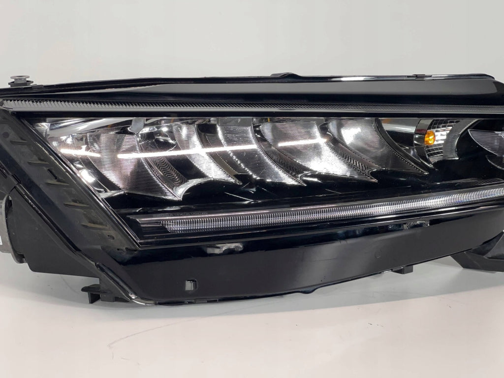 Frontscheinwerfer Skoda Octavia I 030111823200 LE18A64185 Rechts Headlight SCH5111371966vb