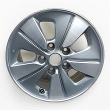 Laden Sie das Bild in den Galerie-Viewer, 1x Alufelge 15 Zoll 6.0&quot; 5x114.3 45ET N53501 Nissan Leaf Rim Wheel