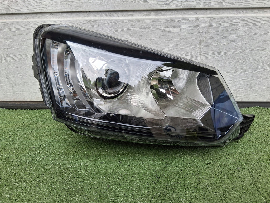 Frontscheinwerfer Skoda Yeti 5l 5L1941018D Bi-Xenon Rechts Headlight SCH5056910088pr