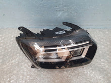 Laden Sie das Bild in den Galerie-Viewer, Frontscheinwerfer Dacia Duster 260101613R LED Rechts Scheinwerfer Headlight