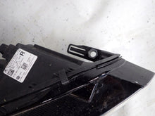 Laden Sie das Bild in den Galerie-Viewer, Frontscheinwerfer VW Touran 5TB941082 8V0907399 LED Rechts Headlight