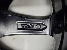 Laden Sie das Bild in den Galerie-Viewer, 1x Alufelge 17 Zoll Toyota 4 Yaris Rim Wheel FEL8852574973jb