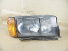 Laden Sie das Bild in den Galerie-Viewer, Frontscheinwerfer Mercedes-Benz 190 W201 0076041 Rechts Scheinwerfer Headlight SCH5412766540ii