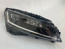 Laden Sie das Bild in den Galerie-Viewer, Frontscheinwerfer Skoda Superb III 3V1941016D Rechts Scheinwerfer Headlight SCH8113032562lh