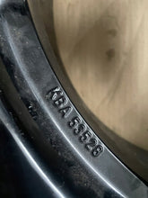 Laden Sie das Bild in den Galerie-Viewer, 1x Alufelge 17 Zoll 6.5" 5x112 46ET KBA53528 Audi Rim Wheel FEL7107003988ta