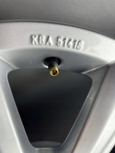 Load image into Gallery viewer, 1x Alufelge 15 Zoll 5.0" 4x100 33ET KBA51418 VW Rim Wheel FEL5188961467qk