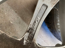 Load image into Gallery viewer, 1x Alufelge 19 Zoll 8.5" 5x120 40ET Grau BMW 1 Rim Wheel FEL1446037005dp