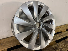 Laden Sie das Bild in den Galerie-Viewer, 1x Alufelge 17 Zoll 7.0" 5x112 5E3601025 Skoda Octavia 5e3 Iv Rim Wheel FEL7346096377oe