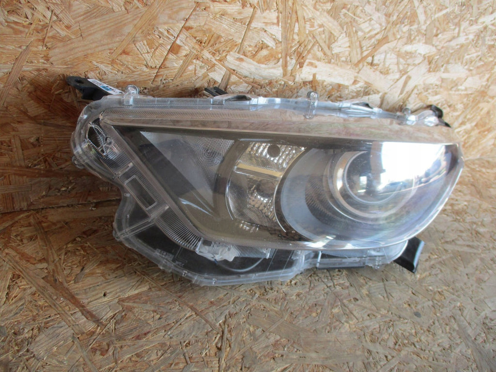 Frontscheinwerfer Toyota Yaris EUK0-6 Links Scheinwerfer Headlight SCH3071934585wp
