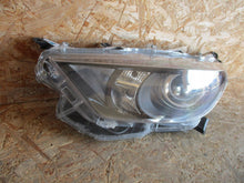 Laden Sie das Bild in den Galerie-Viewer, Frontscheinwerfer Toyota Yaris EUK0-6 Links Scheinwerfer Headlight SCH3071934585wp