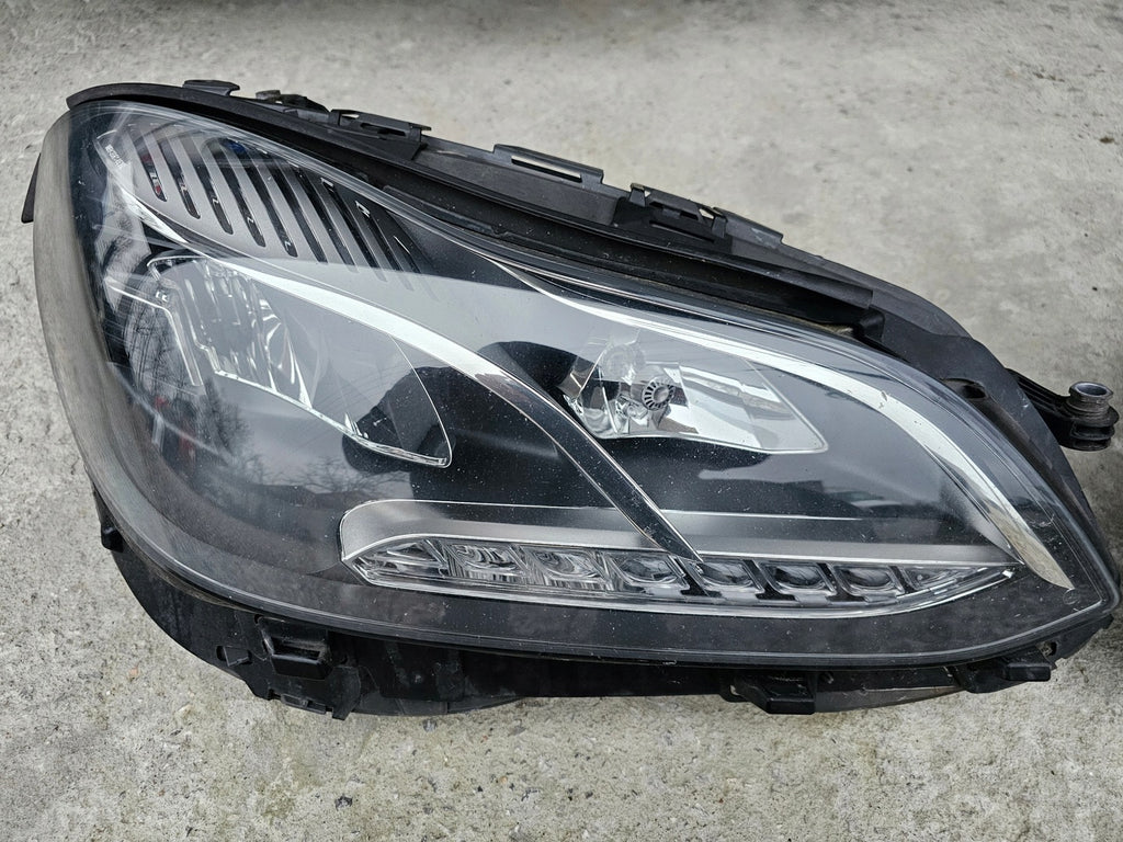 Frontscheinwerfer Mercedes-Benz W212 1LX011066-43 LED Rechts oder Links