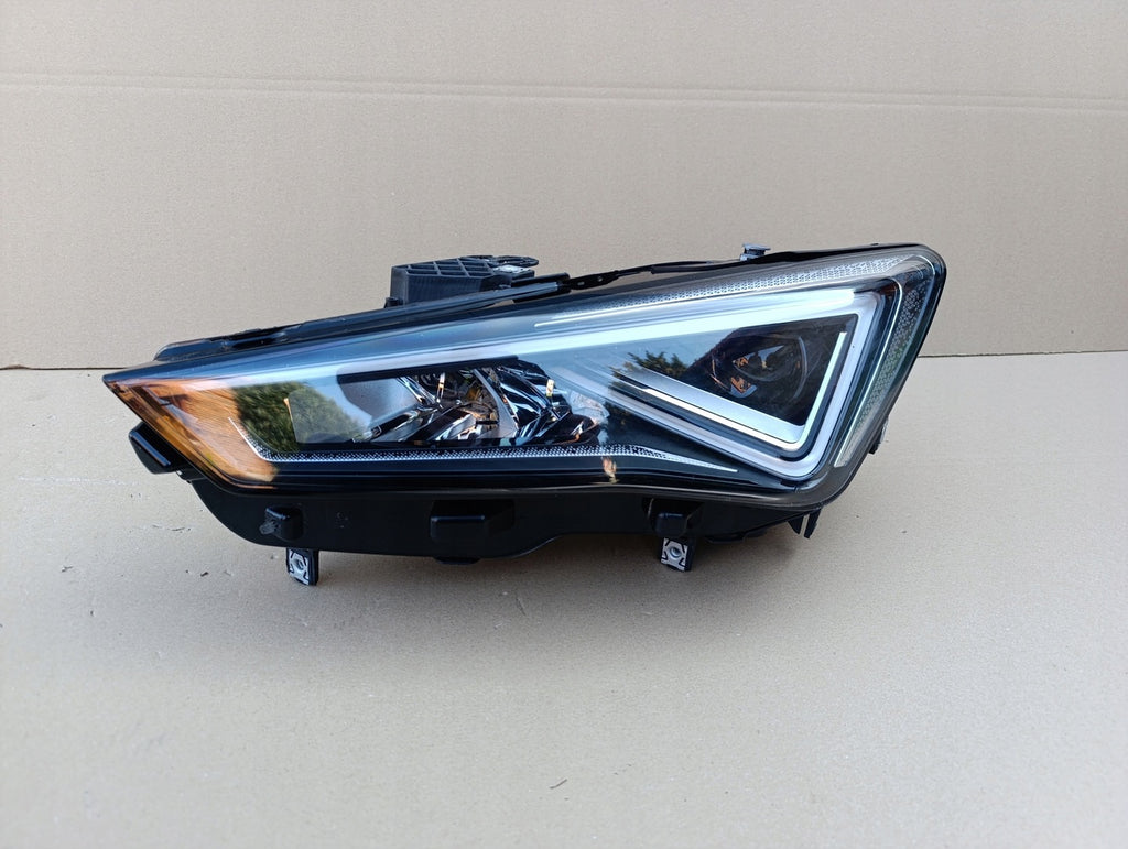 Frontscheinwerfer Seat Leon 5FB941007G LED Ein Stück (Rechts oder Links)
