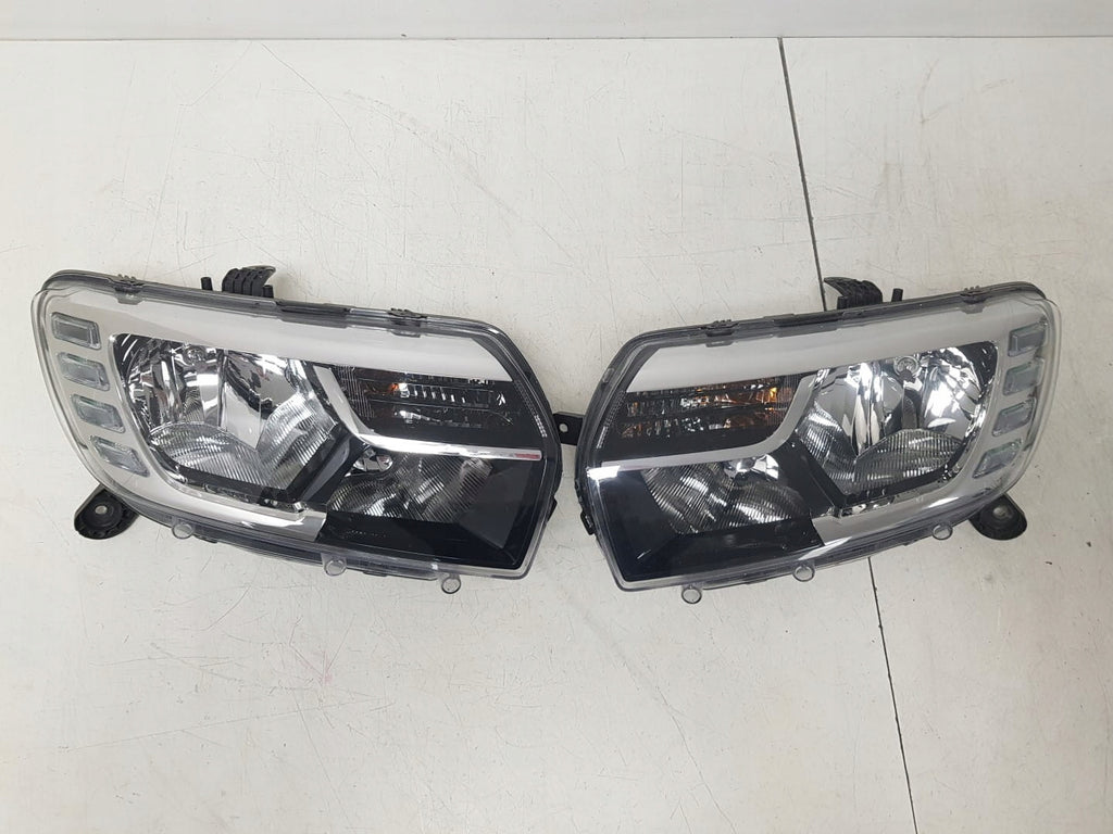 Frontscheinwerfer Dacia Sandero 260103529R 260605665R LED Ein Satz Headlight SCH3620141473ba