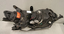 Laden Sie das Bild in den Galerie-Viewer, Frontscheinwerfer Mitsubishi Outlander I 130205 Links Scheinwerfer Headlight SCH4437734421py