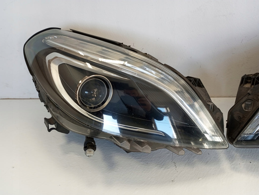 Frontscheinwerfer Mercedes-Benz A2468207161 A246827261 Rechts oder Links SCH5845635871qg