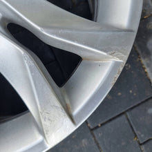 Laden Sie das Bild in den Galerie-Viewer, 1x Alufelge 17 Zoll 7.0" 5x108 9671401480 Peugeot 508 Rim Wheel FEL5649786079ut