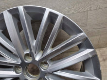 Laden Sie das Bild in den Galerie-Viewer, 1x Alufelge 17 Zoll 5x112 1Q0601025C VW Rim Wheel FEL8574610457cu