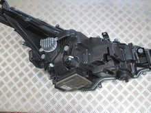 Laden Sie das Bild in den Galerie-Viewer, Frontscheinwerfer Toyota Corolla 81110-02S70 81150-02S70 LED Rechts oder Links