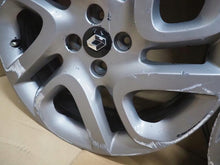 Laden Sie das Bild in den Galerie-Viewer, 1x Alufelge 17 Zoll 6.5&quot; 4x100 40ET 403005727R Renault Clio IV Captur 1
