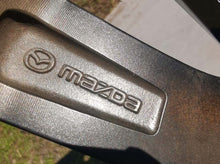 Load image into Gallery viewer, 1x Alufelge 18 Zoll 7.0" 5x114.3 45ET Glanz Graphit 9965B57080 Mazda 3 Rim Wheel FEL8808722538wy