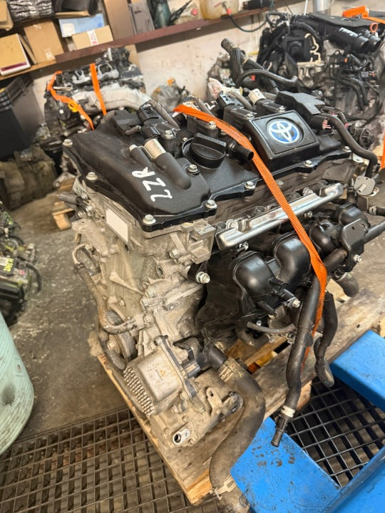 Motor Toyota Prius 2ZR-FXE 1.8 30TKm Benzin Engine Komplett MOT2017160268xn