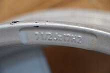 Laden Sie das Bild in den Galerie-Viewer, 1x Alufelge 17 Zoll 7.5&quot; 5x112 52ET KBA53527 Rim Wheel