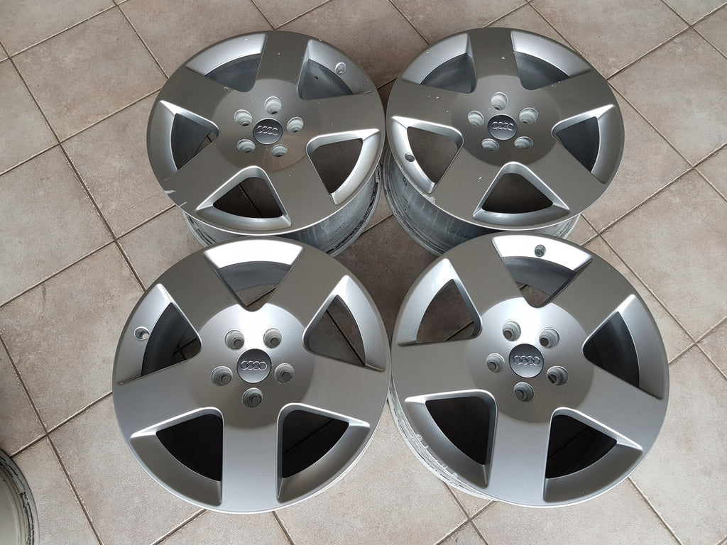 4x Alufelge 17 Zoll 7.5" 5x112 56ET Glanz Silber 8P0601025 Audi A3 Rim Wheel