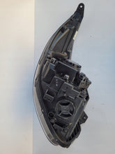 Laden Sie das Bild in den Galerie-Viewer, Frontscheinwerfer Kia Picanto Links Scheinwerfer Headlight SCH2398520560fs