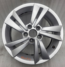 Laden Sie das Bild in den Galerie-Viewer, 1x Alufelge 15 Zoll 6.0" 5x100 38ET Glanz Silber 6V0601025M Skoda Fabia Iii FEL4069529669gt