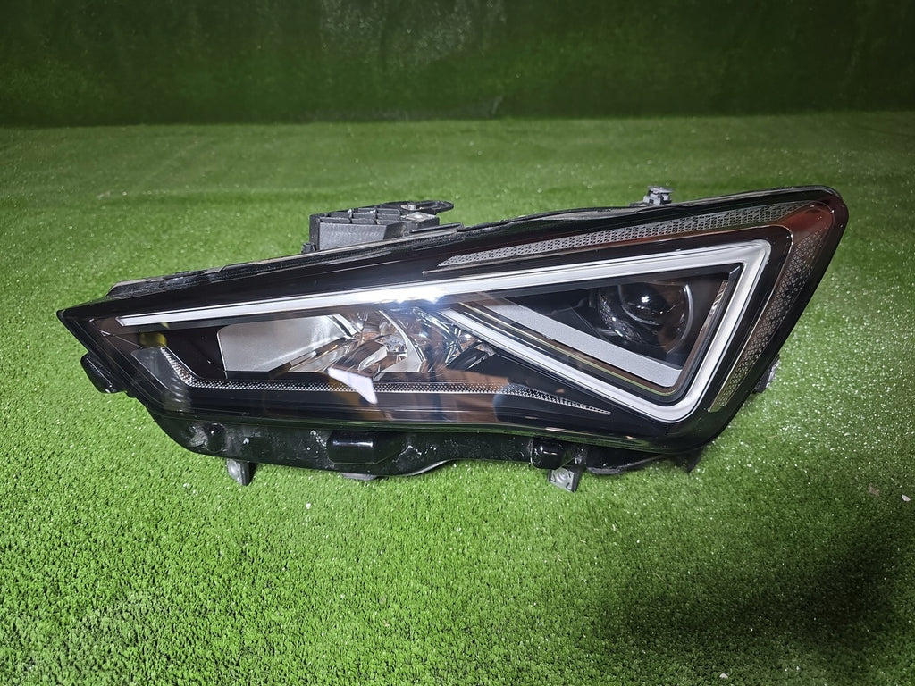 Frontscheinwerfer Seat Leon 5FB941007F LED Ein Stück (Rechts oder Links)
