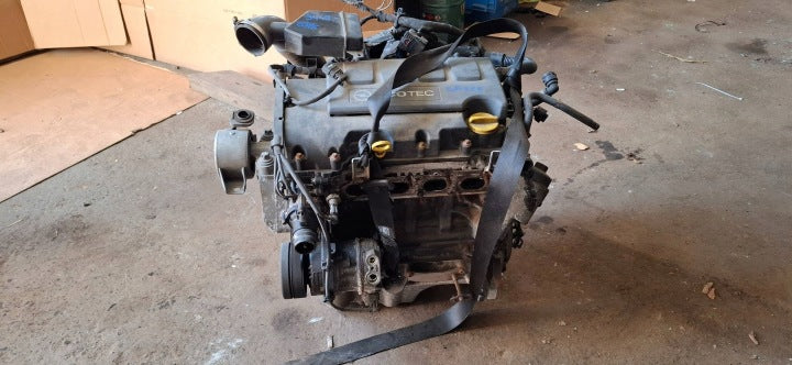 Motor Opel Corsa E B14XER 1.4 74kW 82TKm Benzin Engine Komplett MOT5215406620vx