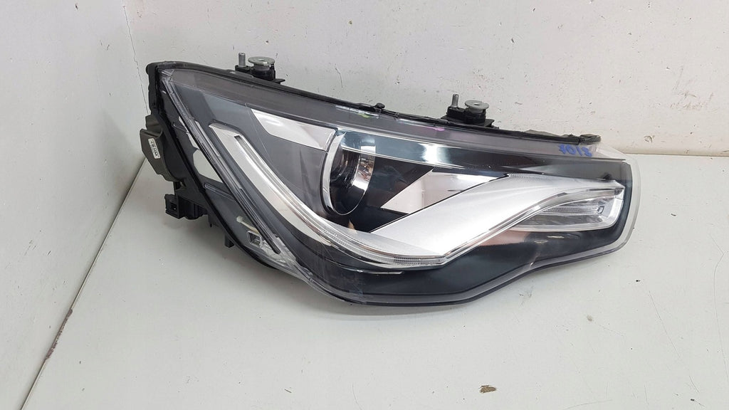 Frontscheinwerfer Audi A1 LED Rechts Scheinwerfer Headlight